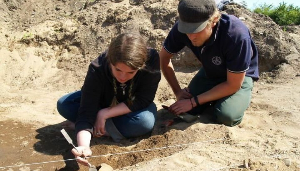 The excavation work is mainly carried out by young archaeologists. (Photo: University of Aarhus)