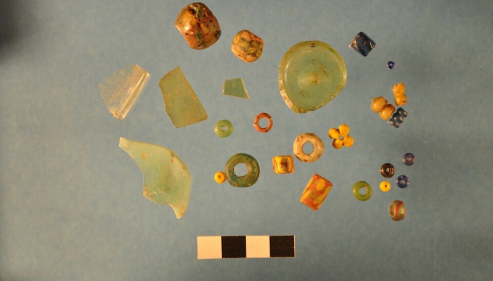 Using geophysical tools, the archaeologists discovered pots and rocks hidden in the soil. But the tools were unable to detect the many beautiful glass beads, so they were a pleasant surprise to the archaeologists when they started digging. (Photo: University of Aarhus)