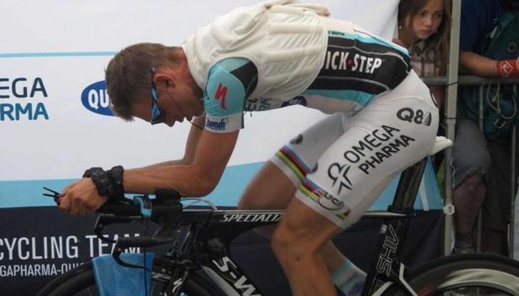 Pro cyclist Tony Martin wearing an ice vest to avoid overheating. (Photo: www.bicycling.com) Pro cyclist Tony Martin wearing an ice vest to avoid overheating. (Photo: www.bicycling.com)