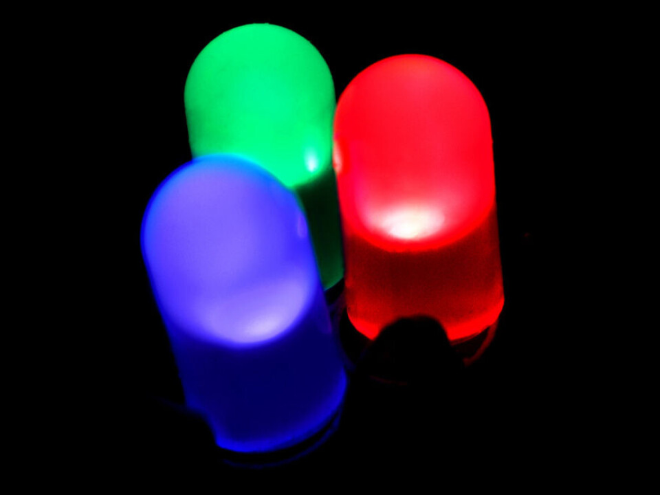 OLEDs are a variant of light-emitting diodes (LEDs), in which the top layer is a thin organic layer consisting of compounds of carbon, rather than an actual diode (pictured). This means that OLEDs can be made much thinner than is possible with LED. LED was introduced in TVs in 2009, but TV manufacturers have already started working on the next generation of displays with OLED, which provide a significantly improved viewer experience on a paper-thin TV. (Photo: PiccoloNamek)