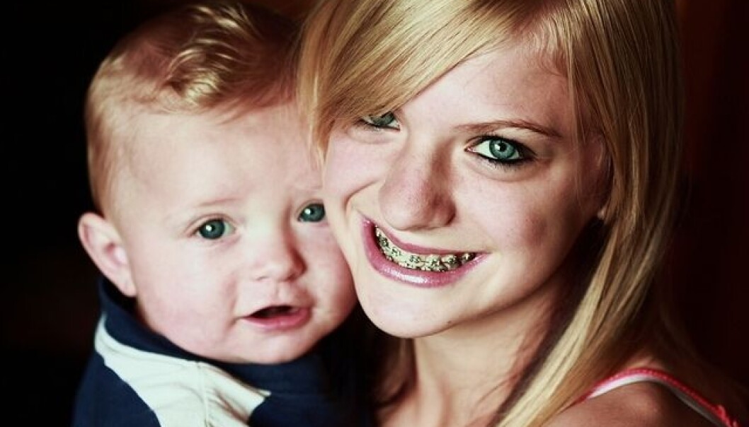 Mothers want the best for their children, but sometimes they unintentionally pass on bad habits and patterns of behaviour. If parents have no education, there’s a greater risk that their children won’t get one either – and many teenage mothers have grown up with young mothers themselves. (Photo: Sharon Pruitt) Mothers want the best for their children, but sometimes they unintentionally pass on bad habits and patterns of behaviour. If parents have no education, there’s a greater risk that their children won’t get one either – and many teenage mothers have grown up with young mothers themselves. (Photo: Sharon Pruitt)