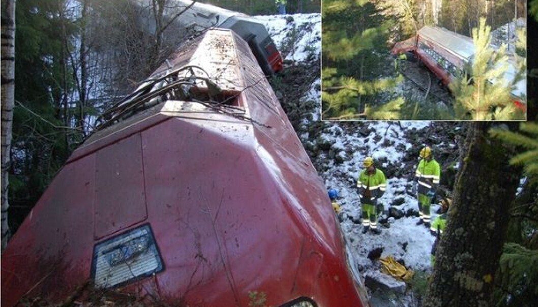 Enormous energy is involved when two trains collide. Loose baggage can be lethal. Pictured here is a derailment at Flå, Buskerud County, 6 November 2006. The Accident Investigation Board Norway observed that it was lucky that no lives were lost. (Photo: Accident Investigation Board Norway) Enormous energy is involved when two trains collide. Loose baggage can be lethal. Pictured here is a derailment at Flå, Buskerud County, 6 November 2006. The Accident Investigation Board Norway observed that it was lucky that no lives were lost. (Photo: Accident Investigation Board Norway)