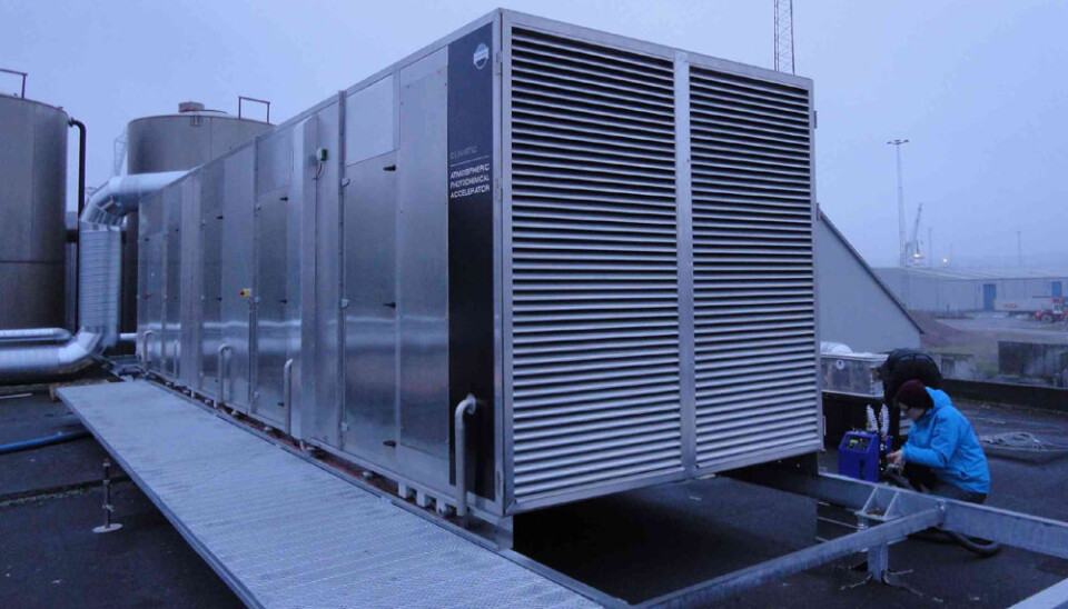 Making neighbours happy: The photochemical accelerator removes foul smells from the recycling of oil and waste water at the Jysk Miljørens plant in the harbour area of Aarhus, Denmark. (Photo: Matthew Johnson)