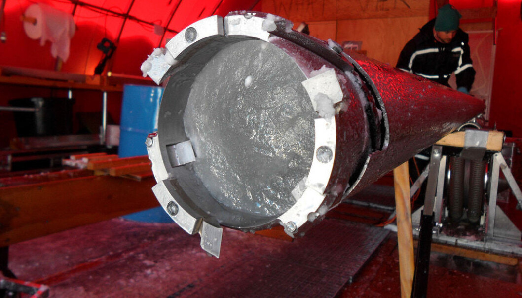 Ice cores drilled in the Greenland ice sheet contain fossil DNA, which is preserved because it has been frozen down. (Photo: Centre for Ice and Climate, Copenhagen University) Ice cores drilled in the Greenland ice sheet contain fossil DNA, which is preserved because it has been frozen down. (Photo: Centre for Ice and Climate, Copenhagen University)