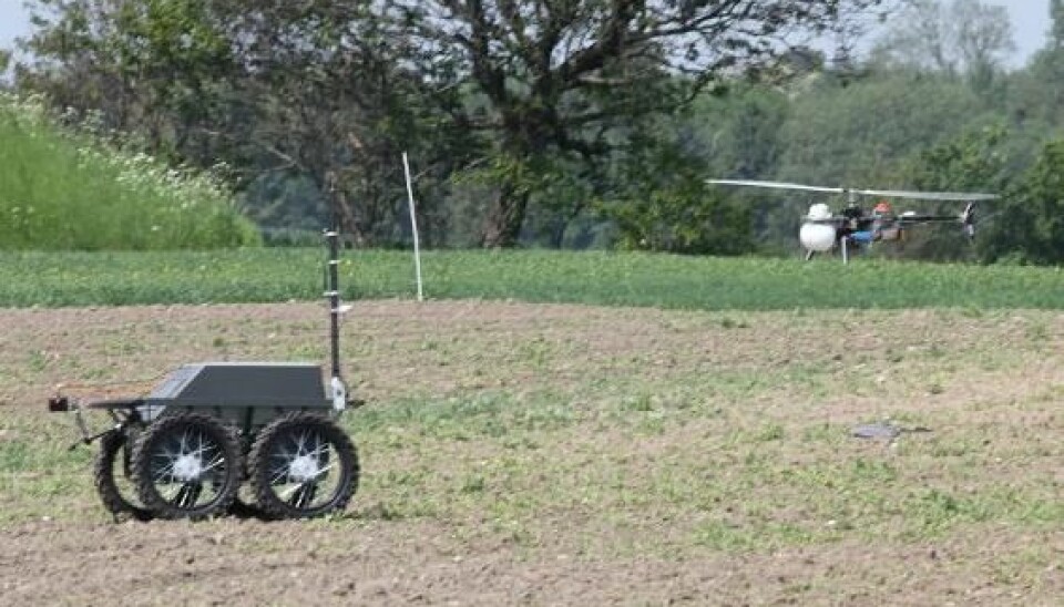 The two types of robots. The helicopter can monitor the field from above, enabling it to effectively control the field robot. (Photo: ASETA project)