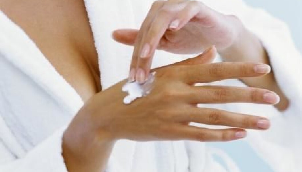 Many skin creams are enriched with tiny particles known as liposomes, which are said to be able to transport the numerous substances in the cream deep into the skin, smoothing and firming up the skin. But now this turn out not to be true. (Photo: Colourbox) Many skin creams are enriched with tiny particles known as liposomes, which are said to be able to transport the numerous substances in the cream deep into the skin, smoothing and firming up the skin. But now this turn out not to be true. (Photo: Colourbox)