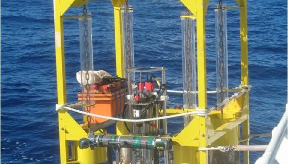 Researchers have found an extraordinarily active bacterial community at the bottom of the Mariana Trench. The discovery was made with this instrument, which measures the amount of oxygen in the sediment at the bottom of the trench. (Photo: Anni Glud)