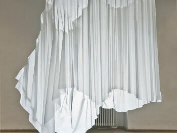 Folds in the textiles are good at improving the acoustics in a room. The design proposal ‘Brydning’ (‘Wrestling’) shows how the folds in the textiles ensure an architectural expression in the textile that does not simply appear as a wall. (Photo: Ole Akhøj) Folds in the textiles are good at improving the acoustics in a room. The design proposal ‘Brydning’ (‘Wrestling’) shows how the folds in the textiles ensure an architectural expression in the textile that does not simply appear as a wall. (Photo: Ole Akhøj)