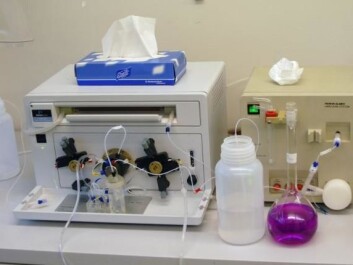 The CV-AAS instrument can analyse even tiny amounts of mercury in a soil sample. This method has served environmental chemists well for over a decade. With the new discovery, however, archaeologists can now also benefit from this technology. (Photo: Kaare Lund Rasmussen) The CV-AAS instrument can analyse even tiny amounts of mercury in a soil sample. This method has served environmental chemists well for over a decade. With the new discovery, however, archaeologists can now also benefit from this technology. (Photo: Kaare Lund Rasmussen)