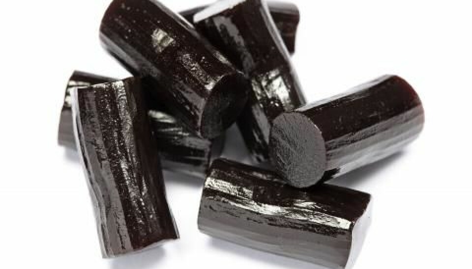 Some sweets contain E-numbers such as carbon black, which contains nanoparticles. A Danish research team is currently using laser technology to check how individual groups of white blood cells respond when different types of nanoparticles enter our bodies. (Photo: Colourbox)