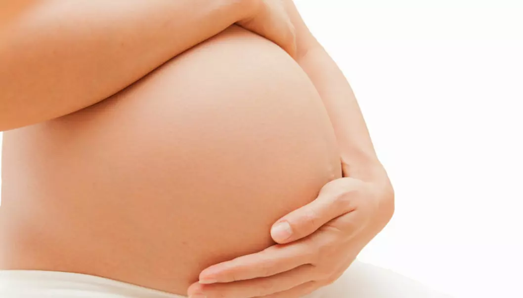 Exposure to ambient air pollutants and traffic during pregnancy can damage foetuses so that they are born underweight and with a smaller head circumference than normal. Babies can sustain damage even at pollution levels that are below the limit values defined by the EU. (Photo: Shutterstock)