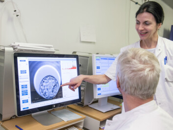 Researchers at Aarhus University Hospital studying the development of an egg. (Photo: Kristian Bang, Aarhus University Hospital) Researchers at Aarhus University Hospital studying the development of an egg. (Photo: Kristian Bang, Aarhus University Hospital)