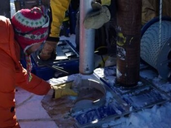 While drilling for ice core samples, the scientists found liquid water pouring off the drill, even though air temperatures were -15 degrees Celsius. (Photo: Ludovic Brucker) While drilling for ice core samples, the scientists found liquid water pouring off the drill, even though air temperatures were -15 degrees Celsius. (Photo: Ludovic Brucker)