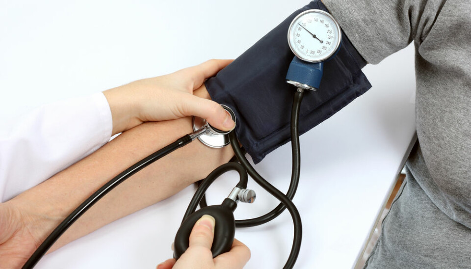 In the new study, researchers used an ordinary blood pressure cuff, which was attached to the patient’s arm, blocking the blood supply for five minutes at a time. The treatment was repeated up to four times. (Photo: Shutterstock)