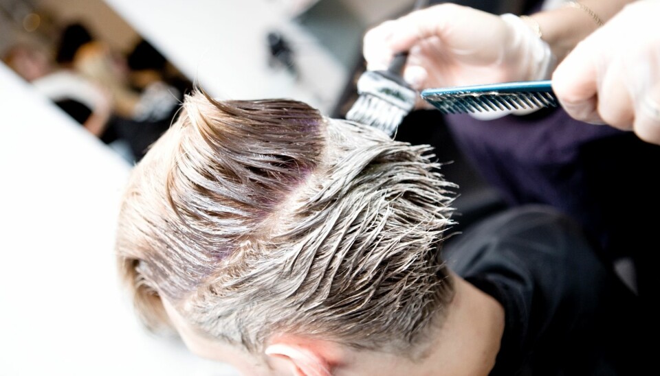 Bleaching, colouring and toning hair can pose a risk – for the hairdresser. (Photo: Colourbox))