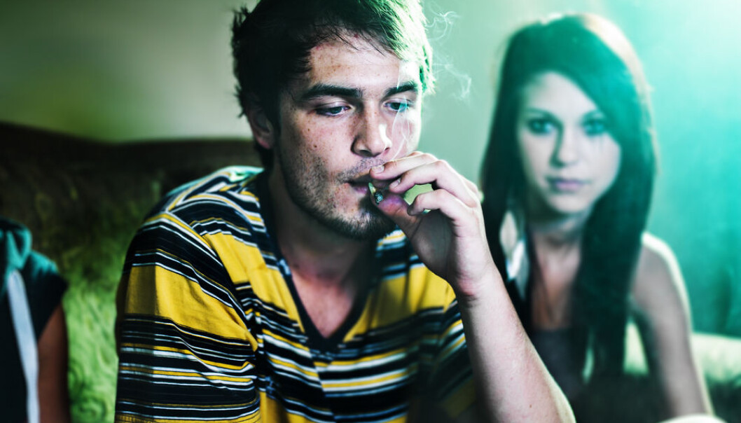 Cannabis users are typically more violent than non-users but is cannabis the cause of the violence or is it something else? (Photo: <a href="http://www.shutterstock.com/da/pic-156421958/stock-photo-smoking-a-joint-at-party.html?src=kbNYSJTIkehl4x4u7dXHhQ-1-131" target="_blank">Shutterstock</a>) Cannabis users are typically more violent than non-users but is cannabis the cause of the violence or is it something else? (Photo: <a href="http://www.shutterstock.com/da/pic-156421958/stock-photo-smoking-a-joint-at-party.html?src=kbNYSJTIkehl4x4u7dXHhQ-1-131" target="_blank">Shutterstock</a>)