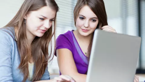 Girl Seen Blue Film In Laptop - Teenage girls watch porn too