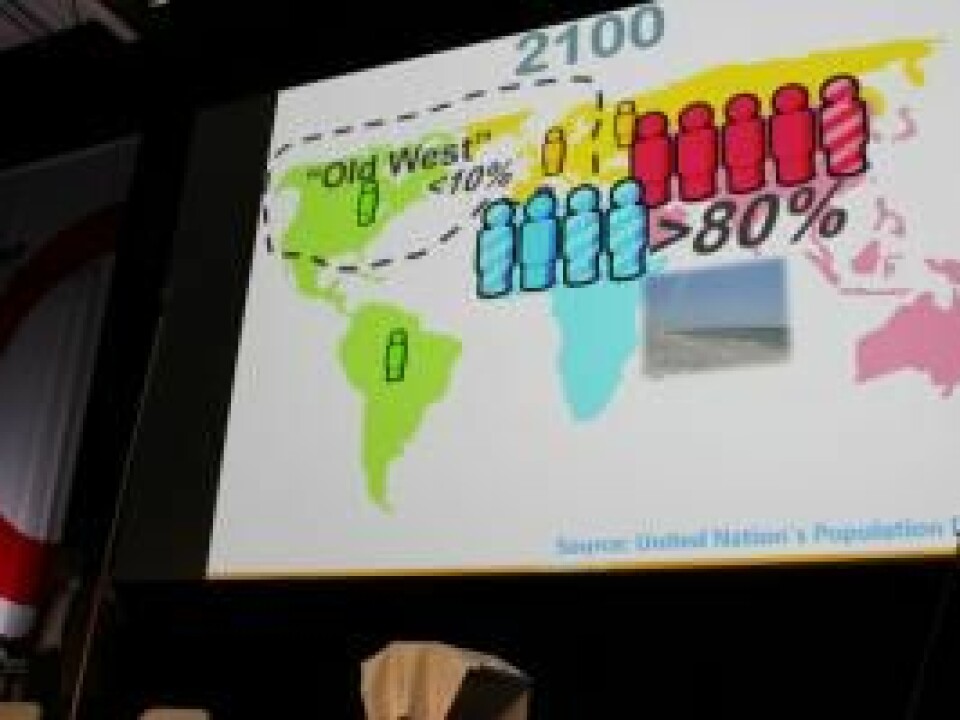 To make the results readily understandable, Hans Rosling communicates in very round numbers, which naturally means that he can easily be accused of oversimplifying. However, all of his data are made available on the website , and after giving his keynote speech he was ready to defend his research results.
