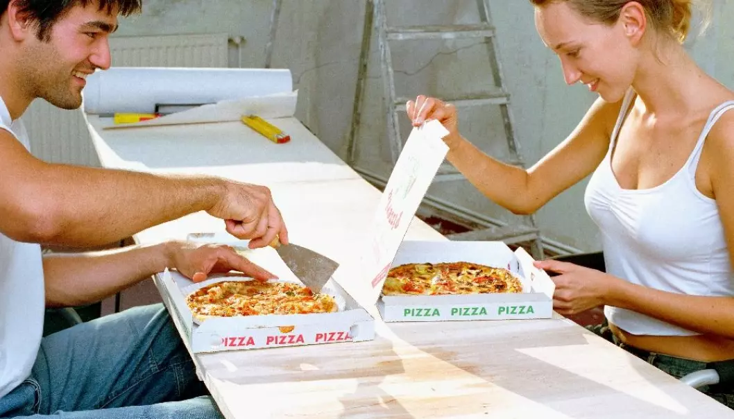 Ordering a pizza may be quick and easy, but perhaps you should think twice the next time you’re tempted to call Roma's Pizza House: According to new research, pizza boxes contain substances which may cause breast cancer and affect your ability to have children. (Photo: Colourbox)