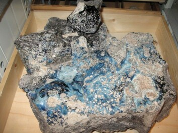 The 16.7 kg artefact that started the ball rolling. The blue surface is glass and the dark grey consists of the remains of a clay crucible. (Photo: Anna Ihr) The 16.7 kg artefact that started the ball rolling. The blue surface is glass and the dark grey consists of the remains of a clay crucible. (Photo: Anna Ihr)