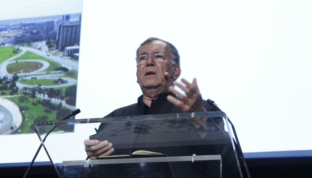 Jan Gehl is sick of architects making so-called ‘bird shit architecture’, where grand designs are seemingly dotted on the map at random, making city planning only visible from above. (Photo: Anne Marie Lykkegaard) Jan Gehl is sick of architects making so-called ‘bird shit architecture’, where grand designs are seemingly dotted on the map at random, making city planning only visible from above. (Photo: Anne Marie Lykkegaard)