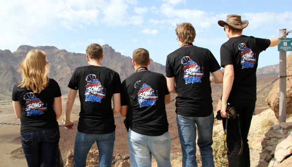 Scientists in special T-shirts at the site. (Photo: Lise Brix).