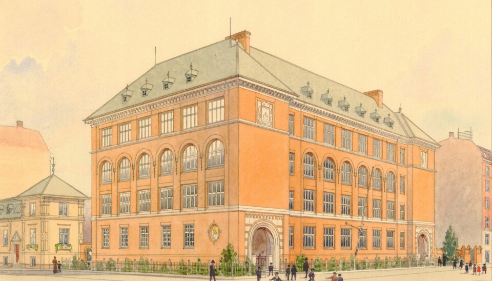 In the early 1900s immigration brought many new children, creating the need for more schools. The result was often a substantial building like Holsteinsgade School (pictured above) which was designed in 1908 by O. Langballe and finished in 1910. (Photo: Copenhagen City Archives)