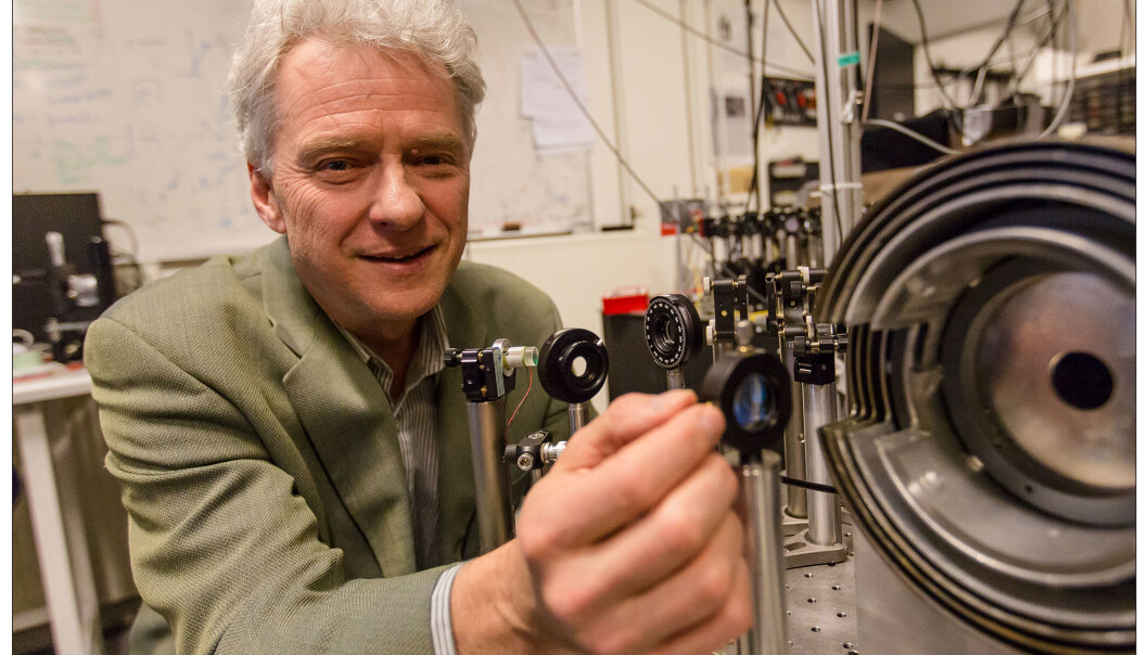 Professor Eugene Polzik led the experiments at the Niels Bohr Institute. (Photo: University of Copenhagen) Professor Eugene Polzik led the experiments at the Niels Bohr Institute. (Photo: University of Copenhagen)