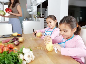 Caption: Allowing children to cook at home, makes them more open to trying new dishes. (Photo: <a href="http://www.shutterstock.com/da/pic-110769608/stock-photo-mother-and-twin-daughters-learning-to-peel-potatoes-together-in-the-kitchen-using-a-chopping-board.html”target="_blank">Shutterstock</a>) Caption: Allowing children to cook at home, makes them more open to trying new dishes. (Photo: <a href="http://www.shutterstock.com/da/pic-110769608/stock-photo-mother-and-twin-daughters-learning-to-peel-potatoes-together-in-the-kitchen-using-a-chopping-board.html”target="_blank">Shutterstock</a>)