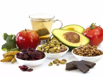A healthy varied diet is naturally rich in antioxidants, and at these levels they are probably beneficial for our health, say scientists. (Photo: <a href=http://www.shutterstock.com/da/pic-75558925/stock-photo-variety-of-foods-rich-in-antioxidants-isolated-on-white-includes-broccoli-apple-green-tea.html target="blank_">Shutterstock</a>)