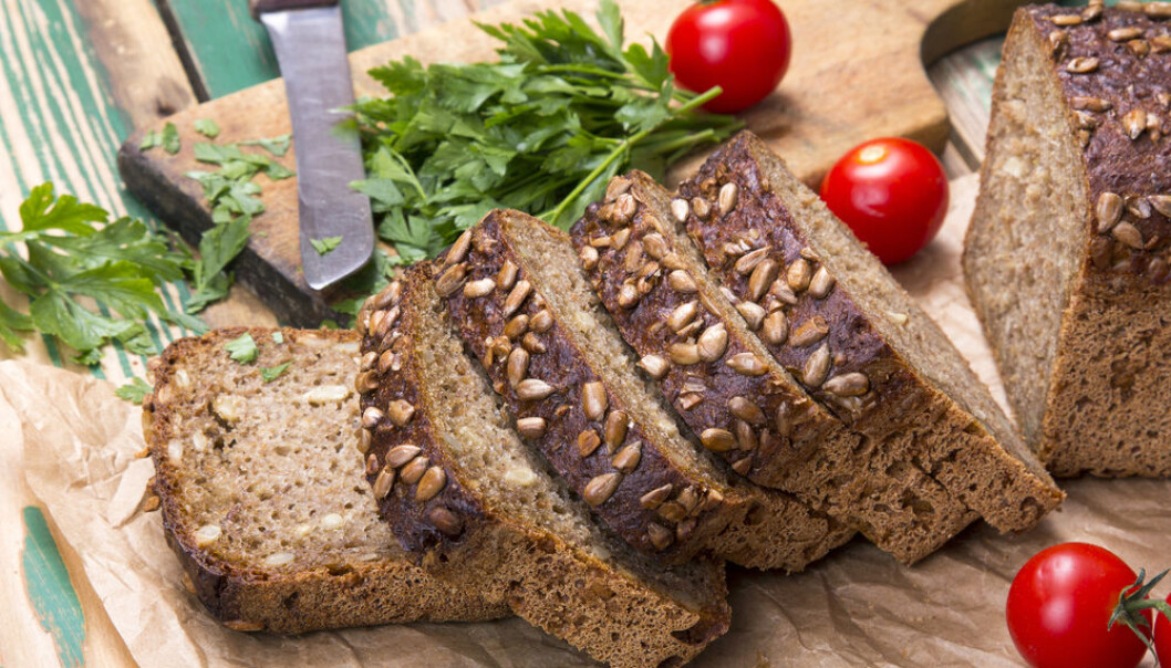 New study shows that eating whole grains is good for the intestines, but it makes no difference whether you eat whole wheat or rye bread. (Photo: <a href= http://www.shutterstock.com/da/pic-313365314/stock-photo-wholemeal-bread-with-sunflower-seeds-and-delicious-fresh-vegetables.html target=”blank_”>Shutterstock</a>) New study shows that eating whole grains is good for the intestines, but it makes no difference whether you eat whole wheat or rye bread. (Photo: <a href= http://www.shutterstock.com/da/pic-313365314/stock-photo-wholemeal-bread-with-sunflower-seeds-and-delicious-fresh-vegetables.html target=”blank_”>Shutterstock</a>)