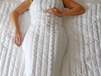 A blanket with chains inside lays heavily on the body and gives a tactile feeling of being touched and surrounded, like in a cocoon (Photo: Somna) A blanket with chains inside lays heavily on the body and gives a tactile feeling of being touched and surrounded, like in a cocoon (Photo: Somna)