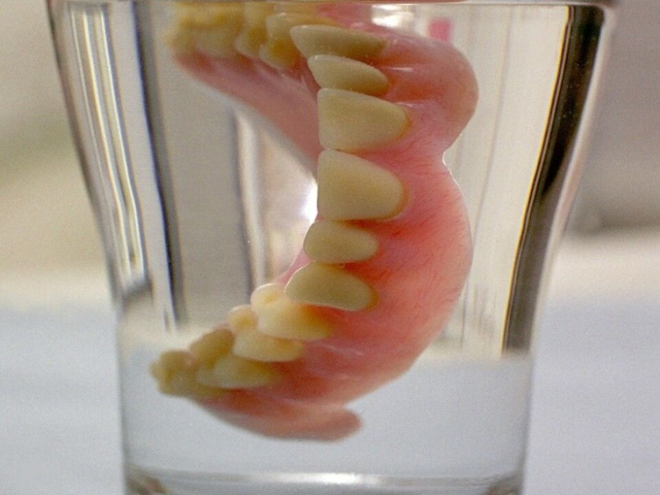 Fewer and fewer children have seen a glass of water with dentures at their grandmother’s bedside. But it wasn’t so very long ago that this was a common sight. (Photo: Berit Roald, Scanpix)