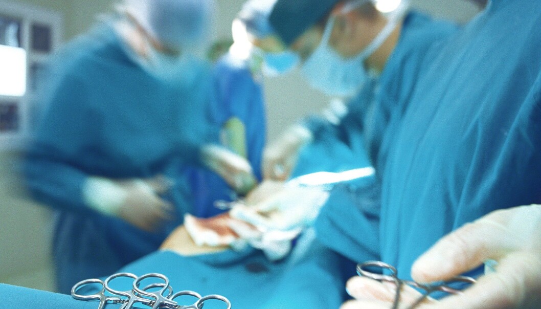A new study shows that the length of an operation determines how much jetlag the patient will suffer. Tablets containing melatonin may make surgery less dangerous. (Photo: Colourbox) A new study shows that the length of an operation determines how much jetlag the patient will suffer. Tablets containing melatonin may make surgery less dangerous. (Photo: Colourbox)