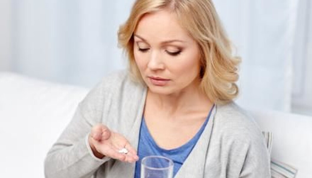 Many women take statins to lower their cholesterol but there is no evidence that it works. (Photo: <a href=http://www.shutterstock.com/pic-366021608/stock-photo-woman-with-medicine-and-water-glass-at-home.html target="_blank">Shutterstock</a>) Many women take statins to lower their cholesterol but there is no evidence that it works. (Photo: <a href=http://www.shutterstock.com/pic-366021608/stock-photo-woman-with-medicine-and-water-glass-at-home.html target="_blank">Shutterstock</a>)