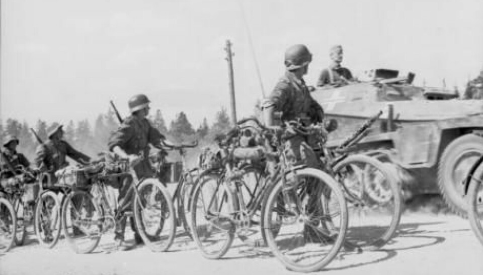 The German army demanded the seizure of bikes in Denmark, Holland, and Italy. Soldiers used the bikes in response to fuel shortages in the German army. (Photo: Bundesarchiv)