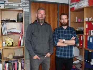 Friis-Olivarius and Onarheim, who have developed the new helmet. (Photo. ScienceNordic) Friis-Olivarius and Onarheim, who have developed the new helmet. (Photo. ScienceNordic)