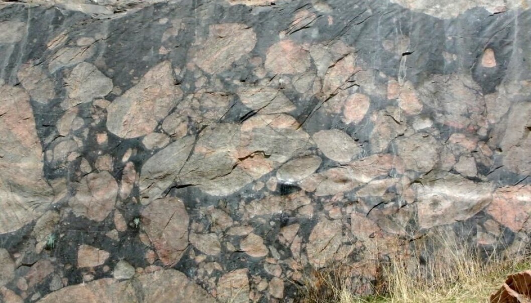 When a meteor struck South Africa two billion years ago, it created the Vredefort crater and these unique rocks. Now geologists have figured out exactly how the rocks formed. (Photo: Adam Garde) When a meteor struck South Africa two billion years ago, it created the Vredefort crater and these unique rocks. Now geologists have figured out exactly how the rocks formed. (Photo: Adam Garde)