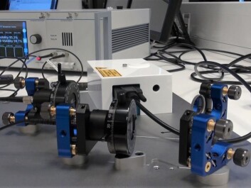 Each experimental set-up consists of a laser and a series of mirrors which can be set to measure the photons in each mode. (Photo: Kristian Højgaard Nielsen, ScienceNordic) Each experimental set-up consists of a laser and a series of mirrors which can be set to measure the photons in each mode. (Photo: Kristian Højgaard Nielsen, ScienceNordic)