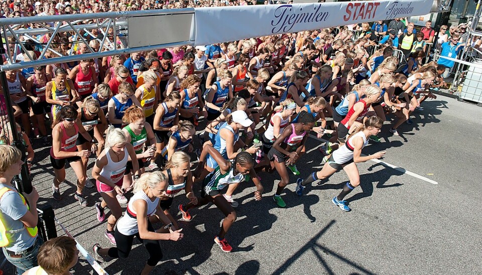 Many women go away for a weekend to do more than run. Take for instance some of the participants in the women’s and girls’ 10-km race Tjejmilen in Stockholm. The race has been arranged since 1984. (Photo: Karolina Kristensson, Nordiska museet. License CC 2.0)