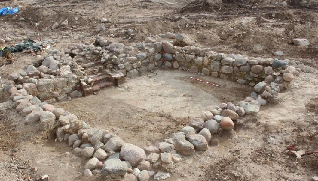 Excavation of an extremely well-preserved cellar, which may have functioned as a place to store the town’s taxes. (Photo: Mette Olsen) Excavation of an extremely well-preserved cellar, which may have functioned as a place to store the town’s taxes. (Photo: Mette Olsen)