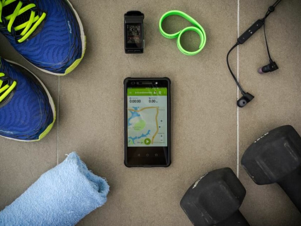 You can track your progress (distance run and average pace) while exercising using apps like Endomondo. (Photo: Shutterstock)
