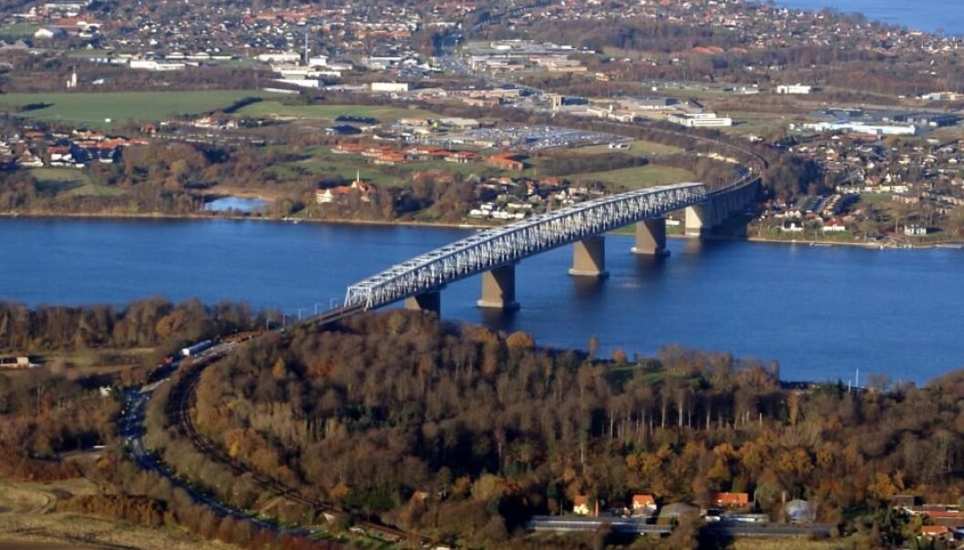High plasticity clay has made The Old Little Belt Bridge sink 75 centimeters since its completion in 1935. (Photo: Thue C. Leibrandt) High plasticity clay has made The Old Little Belt Bridge sink 75 centimeters since its completion in 1935. (Photo: Thue C. Leibrandt)
