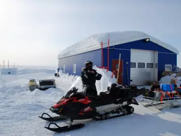 The researchers have to transport their equipment to the ice from Villum Research Station with snowmobiles. (Photo: Stine Højlund Pedersen)