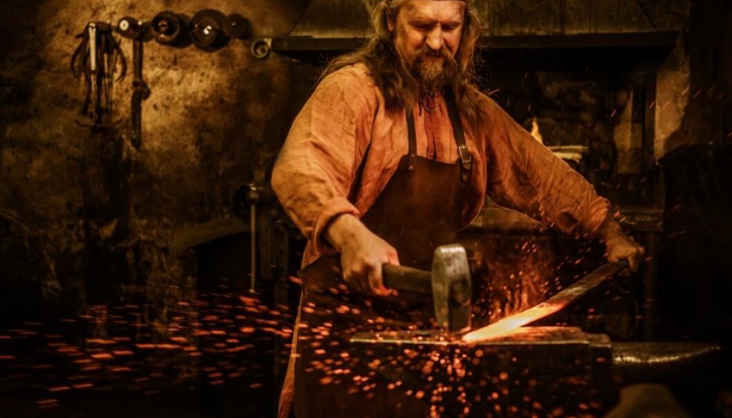 The single edged sword from the late Iron Age and the double edged sword from the Viking Age. The swords were not only a different shape, one of them was longer and much broader. (Photo: Shutterstock) The single edged sword from the late Iron Age and the double edged sword from the Viking Age. The swords were not only a different shape, one of them was longer and much broader. (Photo: Shutterstock)