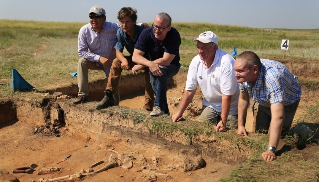 Peter de Barros Damgaard (second from the left) next to Eske Willerslev (third from left) during the Botai excavation, 2016. (Photo: Niobe Thompson) Peter de Barros Damgaard (second from the left) next to Eske Willerslev (third from left) during the Botai excavation, 2016. (Photo: Niobe Thompson)