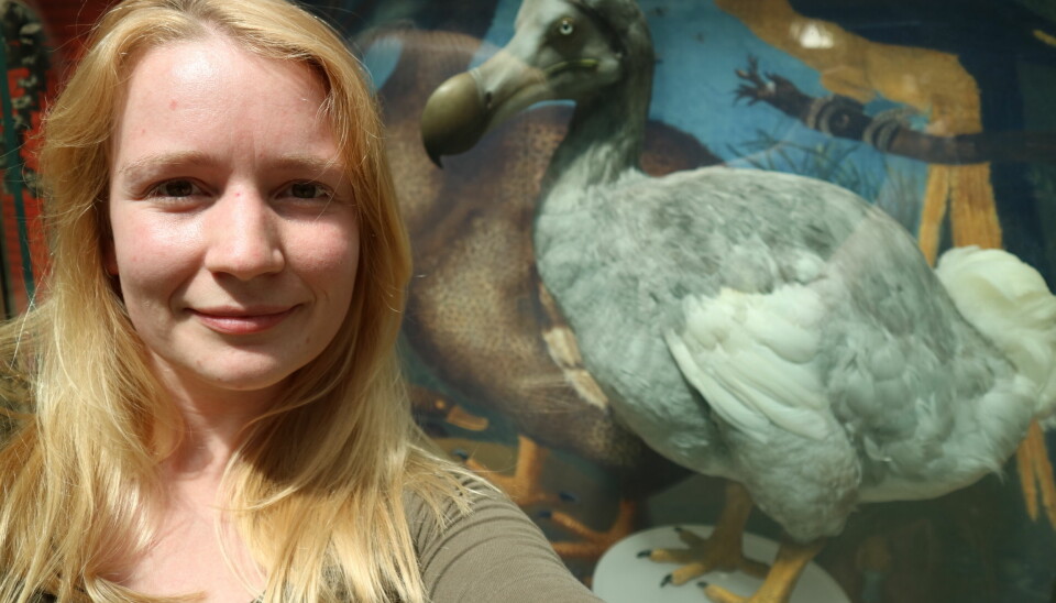 Julia Heinen with extinct flightless island Dodo (Oxford University Museum of Natural History)