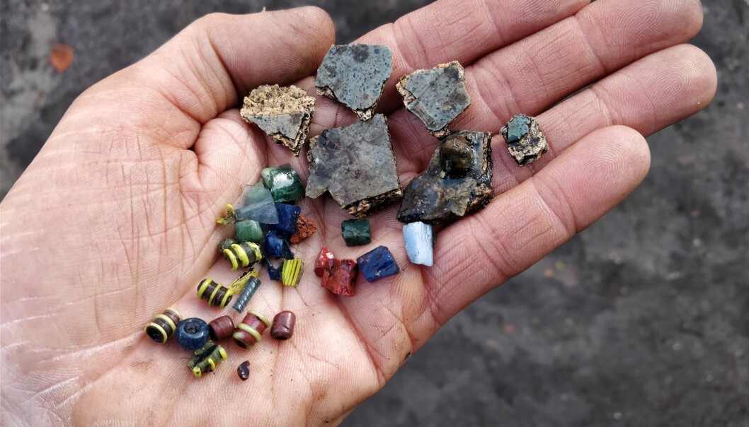 The bead-makers of 8th century Ribe used pieces of glass gathered from old Roman mosaics as their raw material. They didn’t have access to newly manufactured glass. This is one of the many details that tells us about the city’s network. (Photo: Museum of Southwest Jutland) The bead-makers of 8th century Ribe used pieces of glass gathered from old Roman mosaics as their raw material. They didn’t have access to newly manufactured glass. This is one of the many details that tells us about the city’s network. (Photo: Museum of Southwest Jutland)