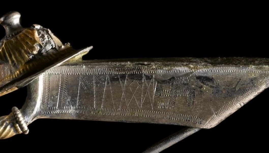 The brooch found at Værløse Airfield towards the end of the Second World War. On the tip, you can see the ancient sun symbol, the swastika, which the Nazis used to further their horrifying ideology. (Photo: National Museum of Denmark) The brooch found at Værløse Airfield towards the end of the Second World War. On the tip, you can see the ancient sun symbol, the swastika, which the Nazis used to further their horrifying ideology. (Photo: National Museum of Denmark)