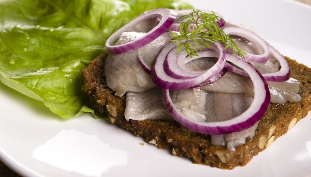 The six Nordic food groups that have a positive effect on our health and our lifespan are rye bread, fish, cabbage, oatmeal, root vegetables and fruits such as apples and pears. (Photo: Colourbox) The six Nordic food groups that have a positive effect on our health and our lifespan are rye bread, fish, cabbage, oatmeal, root vegetables and fruits such as apples and pears. (Photo: Colourbox)